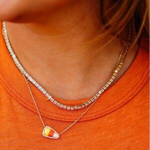 NEW KENDRA SCOTT short pendant necklace in candy corn magnesite